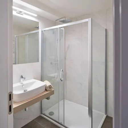 Luxury Penthouse - Castle View, Terrace, Center דירה *