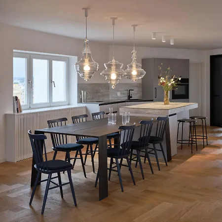 Luxury Penthouse - Castle View, Terrace, Center *